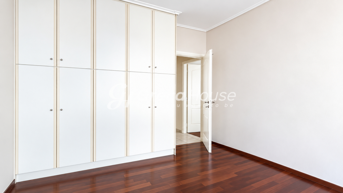 apartment in Vironas — Photo 10 of 12