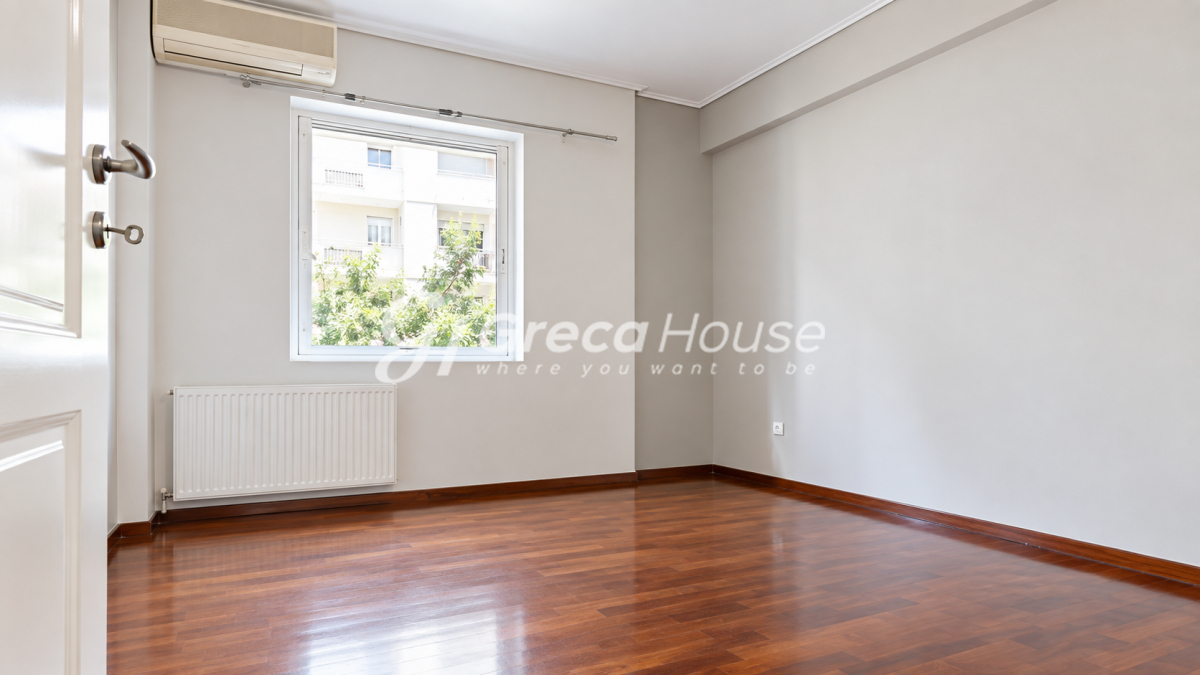 apartment in Vironas — Photo 7 of 12
